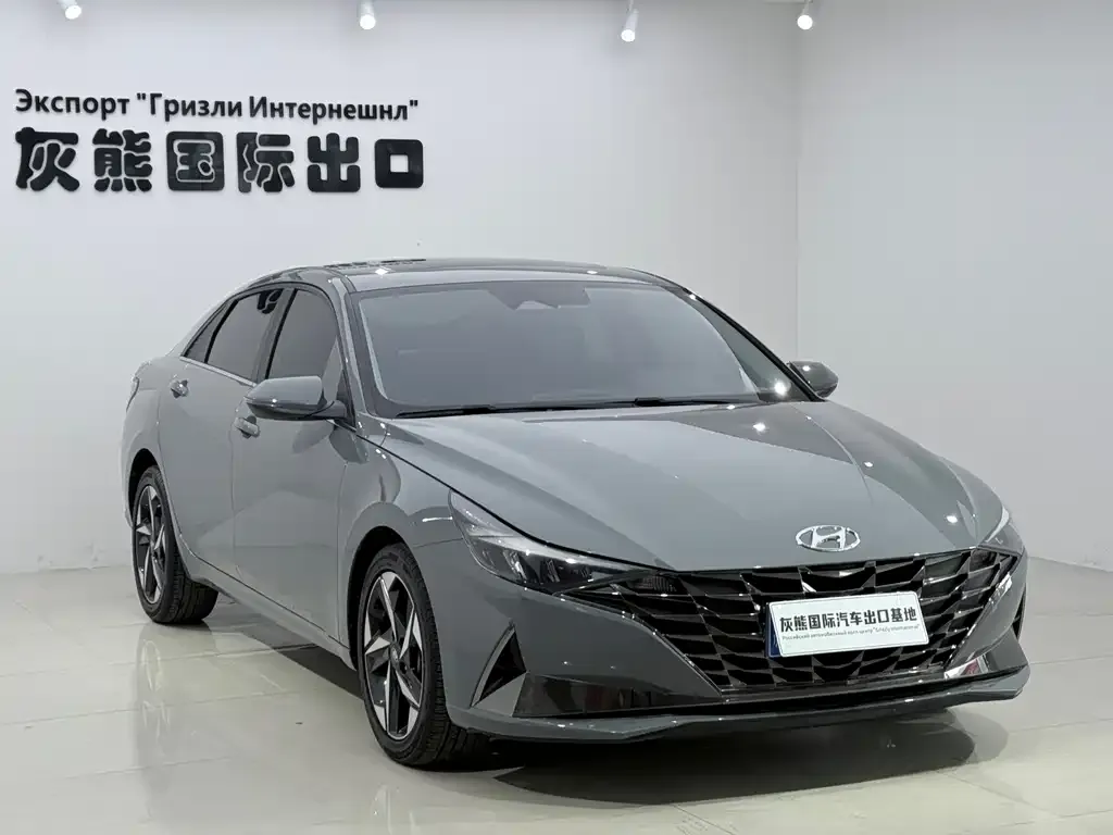 Hyundai Elantra — фото 3