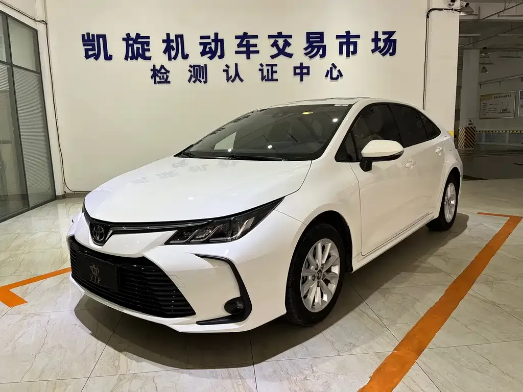 Toyota Corolla — фото 1