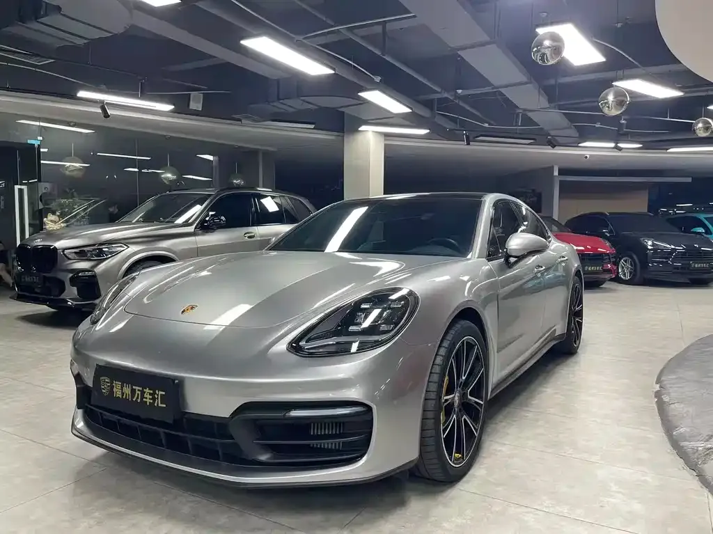 Porsche Panamera — фото 1