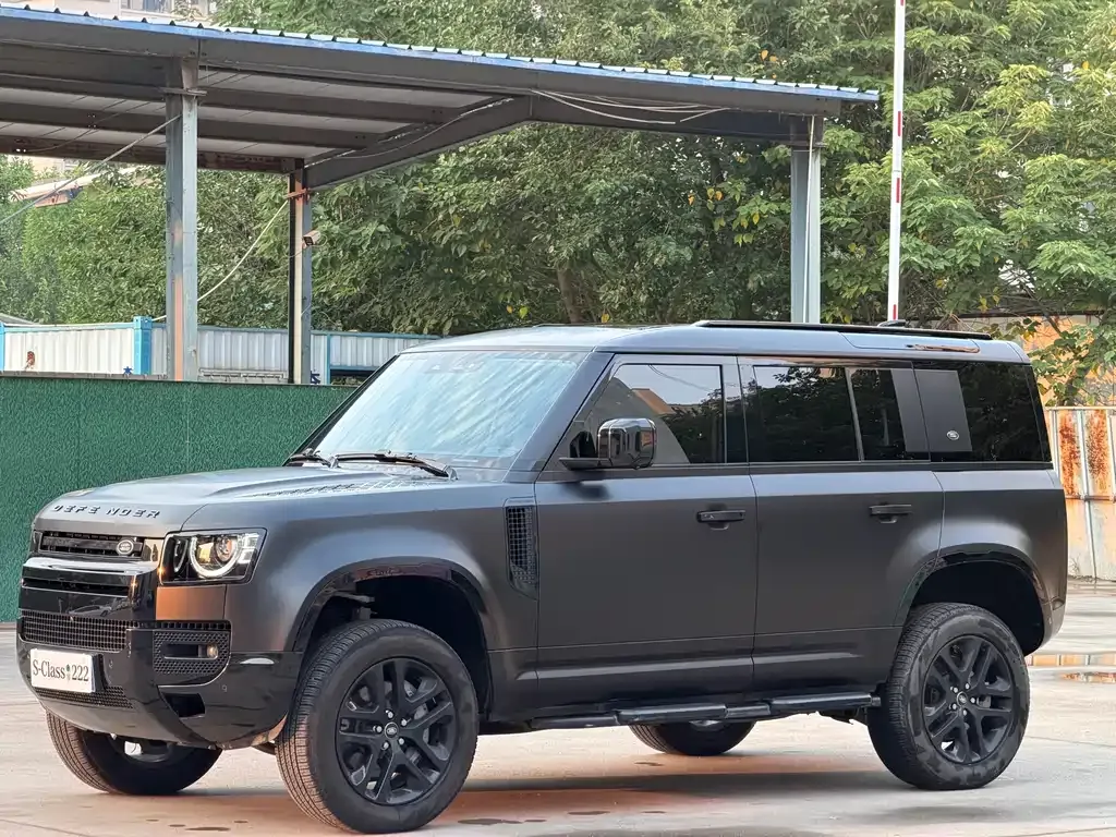 Land Rover Defender — фото 1