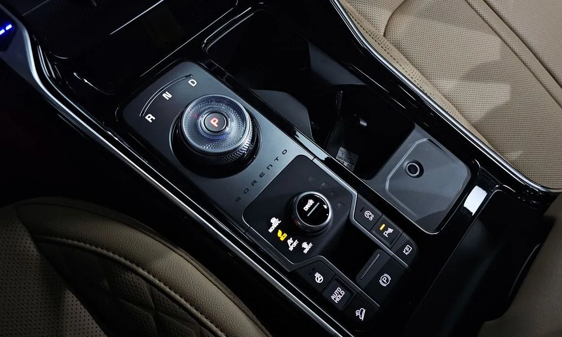 Kia Sorento — фото 7