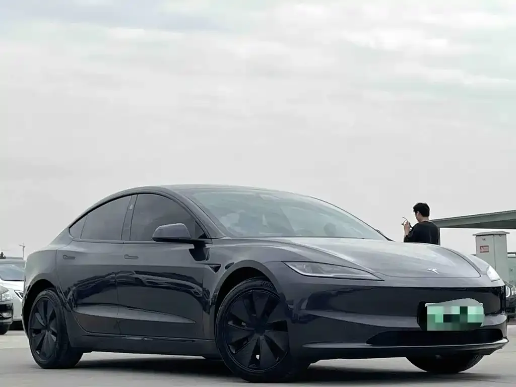 Tesla Model 3 — фото 5