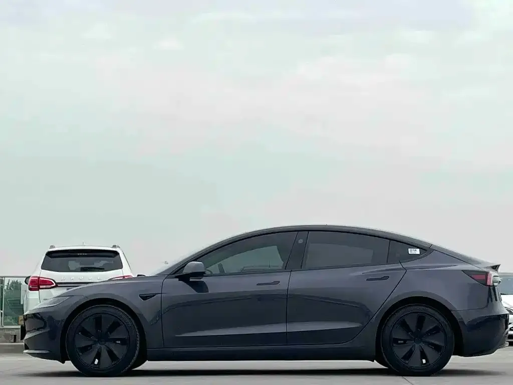 Tesla Model 3 — фото 3