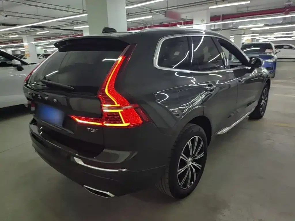 Volvo XC60 — фото 9