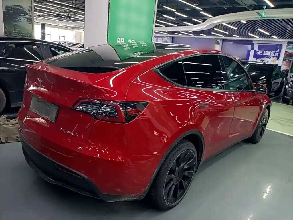 Tesla Model Y — фото 7