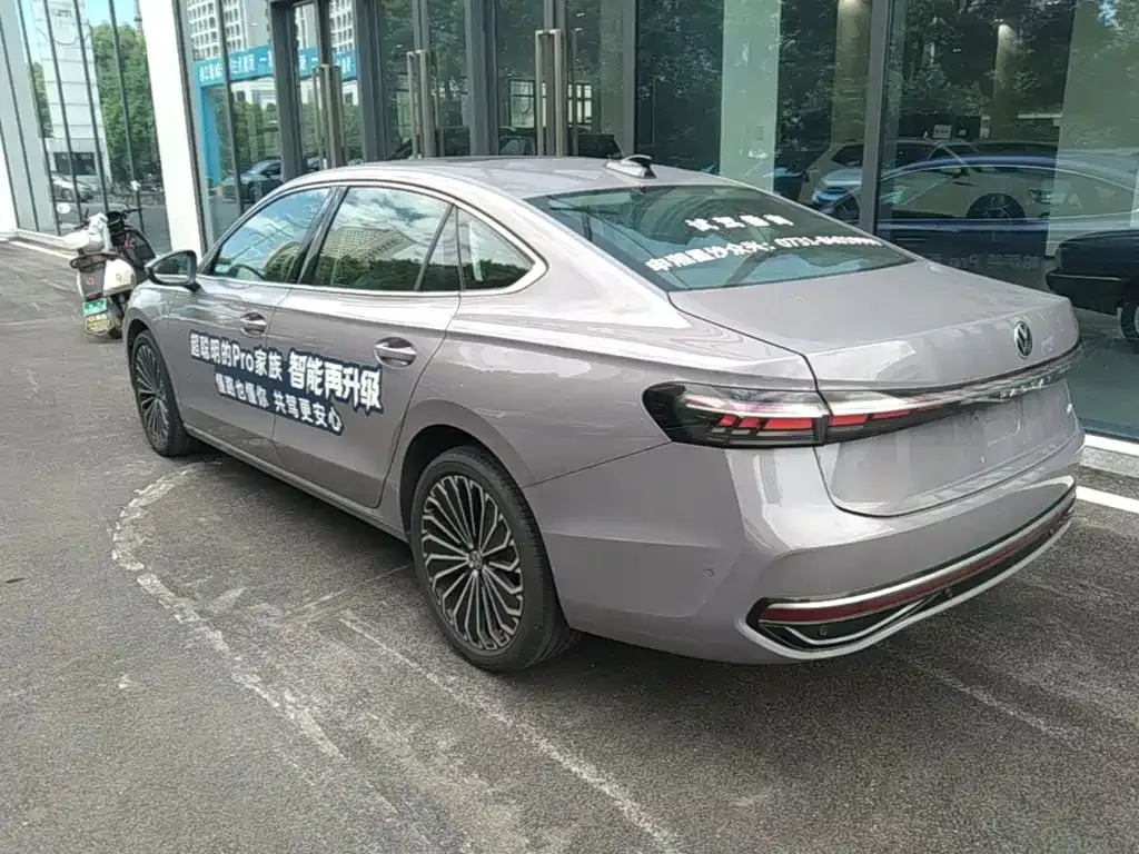 Volkswagen Passat — фото 7