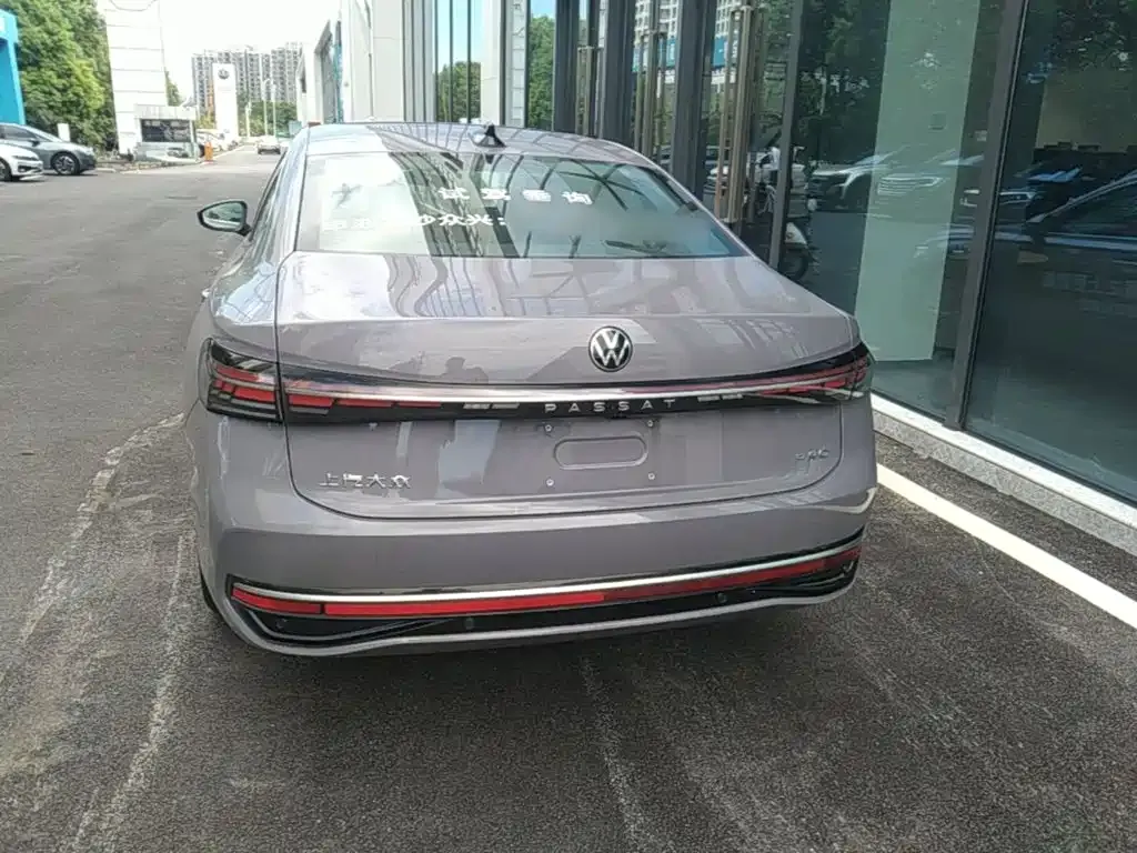 Volkswagen Passat — фото 9