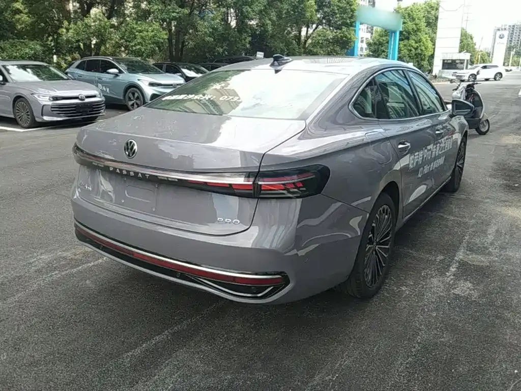 Volkswagen Passat — фото 8
