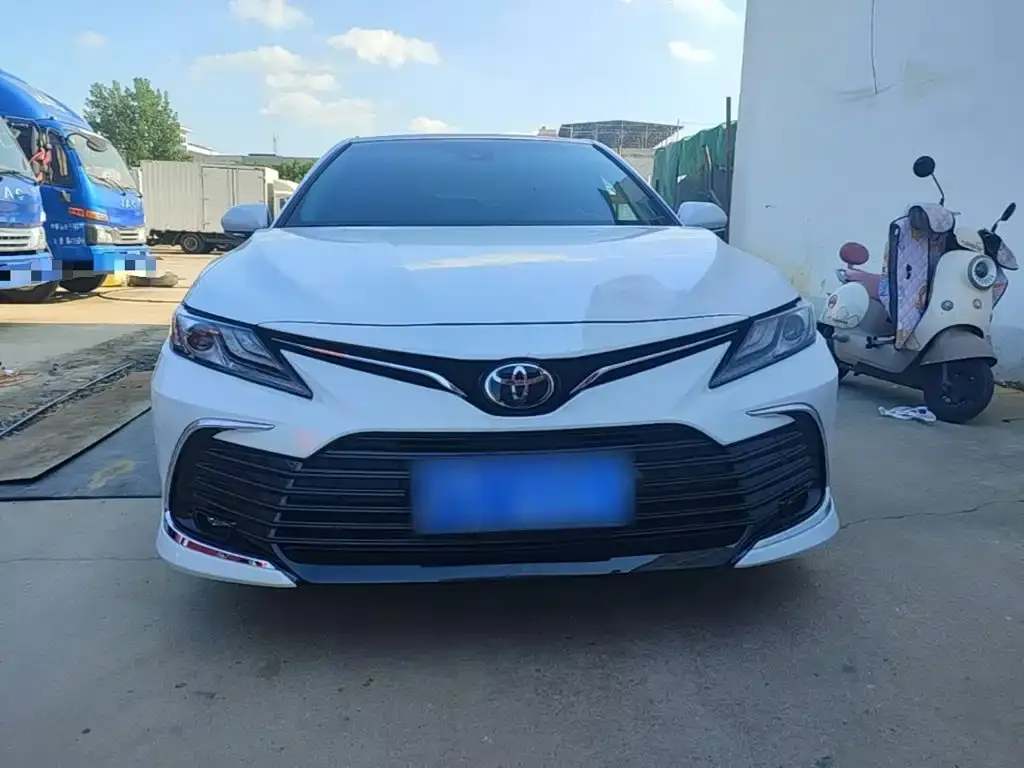 Toyota Camry — фото 8