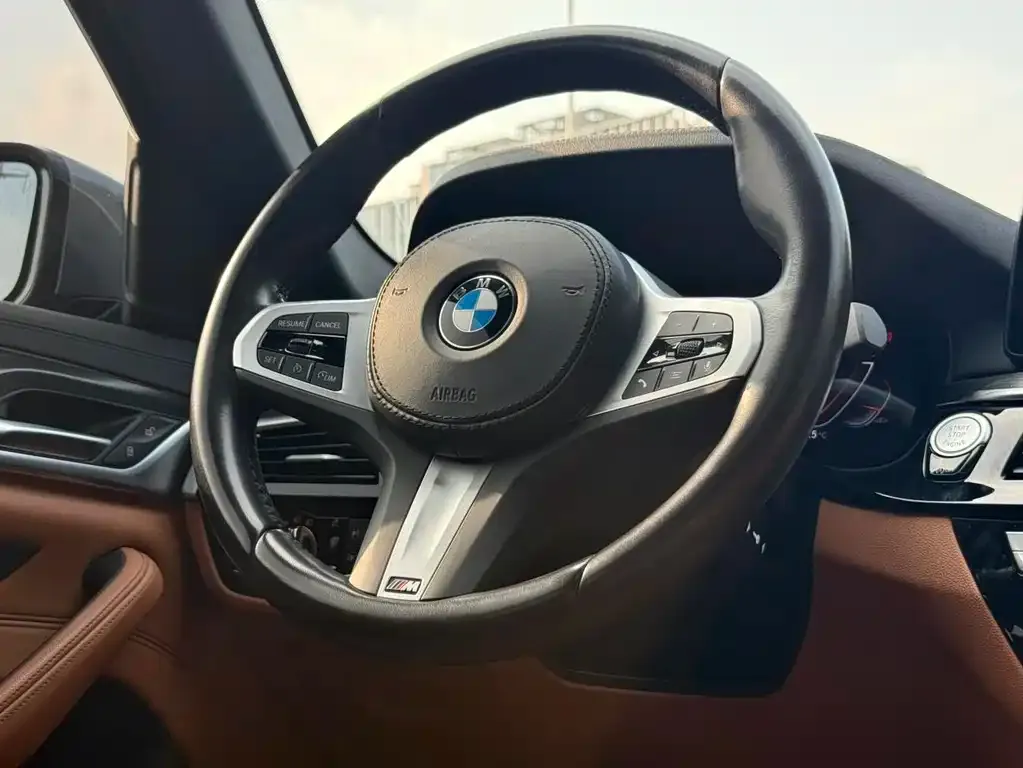 BMW 5 Series (Import) 2023 из CN, фото 2