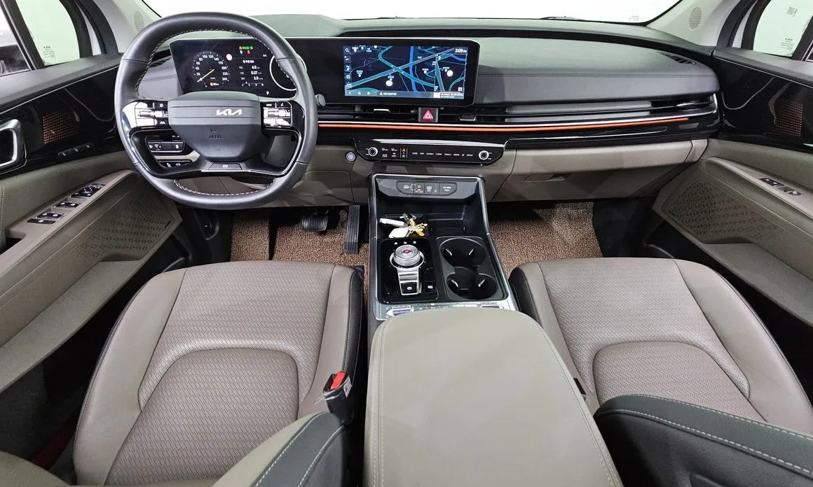 Kia Carnival — фото 10