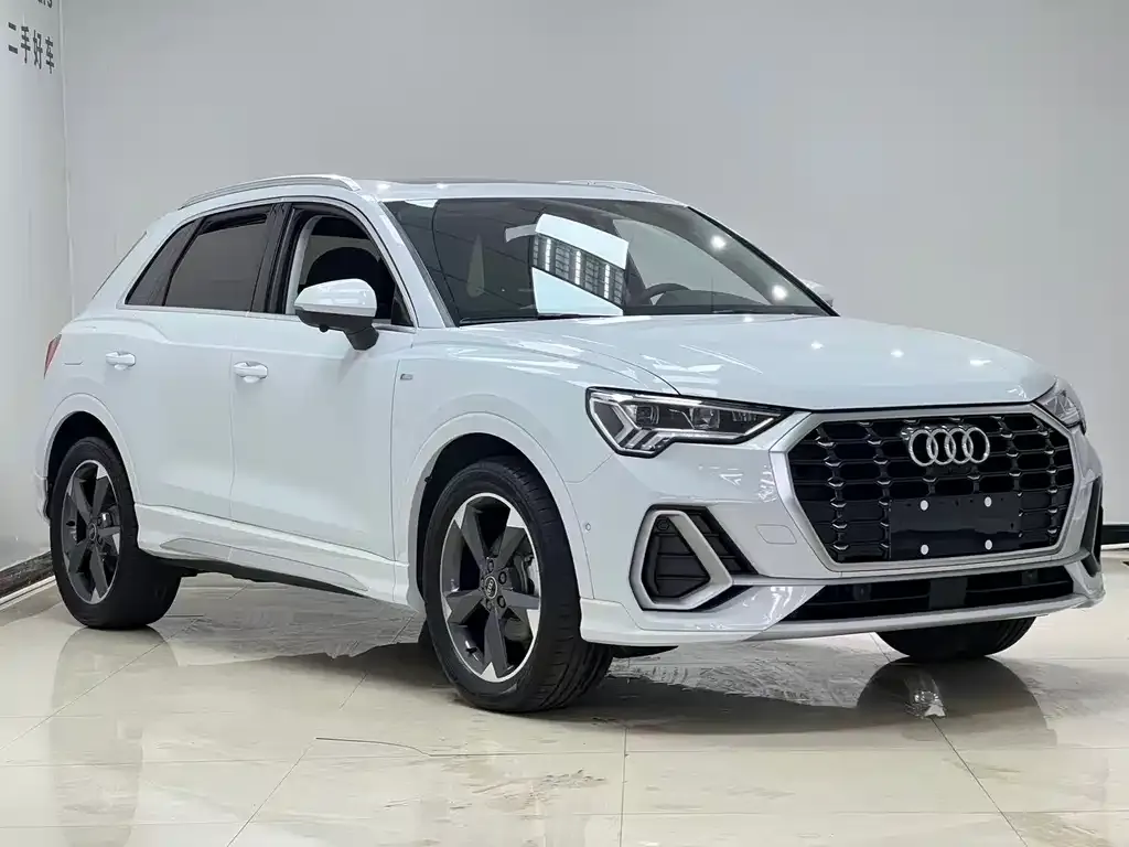 Audi Q3 — фото 10