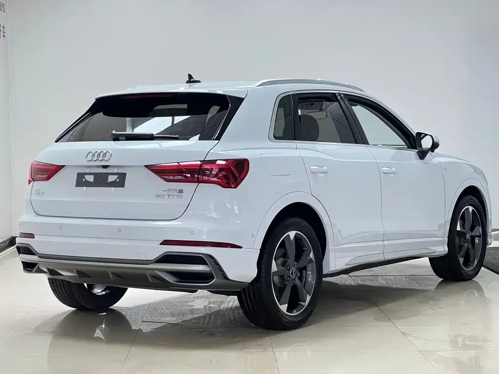 Audi Q3 — фото 7