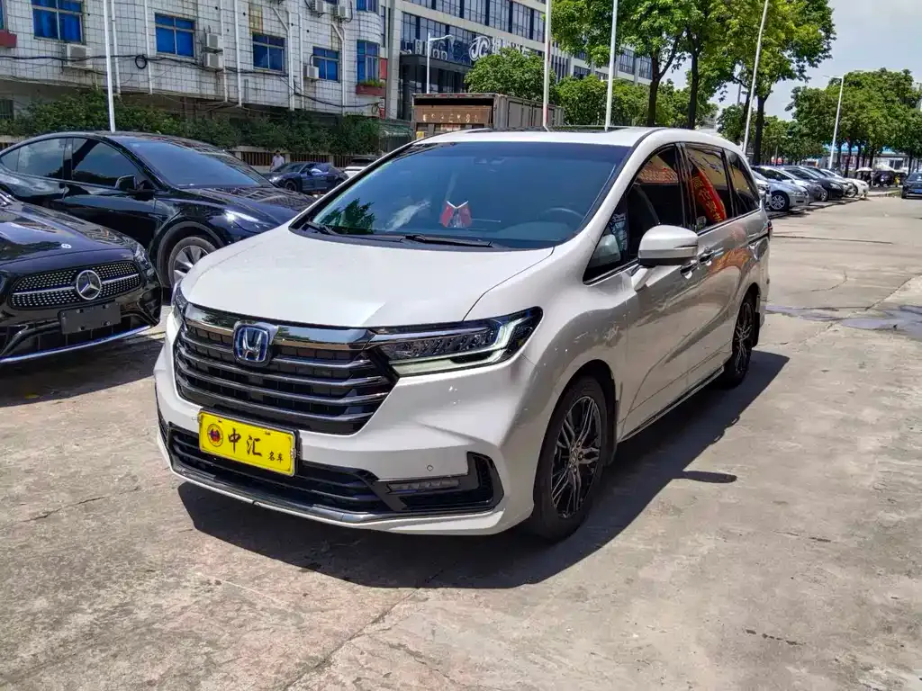 Honda Odyssey — фото 1