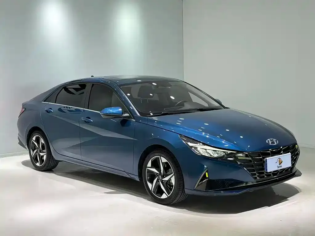 Hyundai Elantra — фото 8