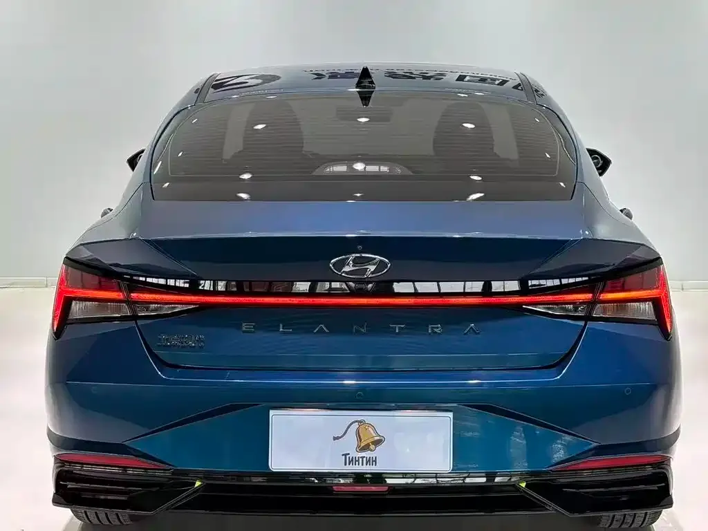 Hyundai Elantra — фото 2