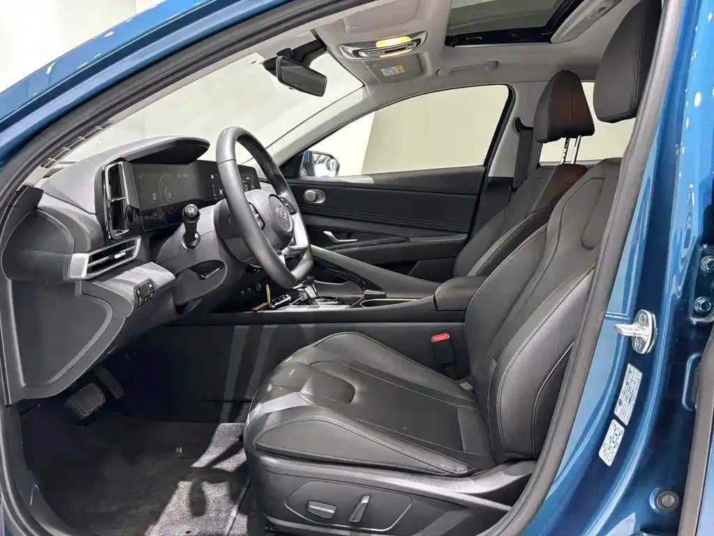 Hyundai Elantra — фото 6