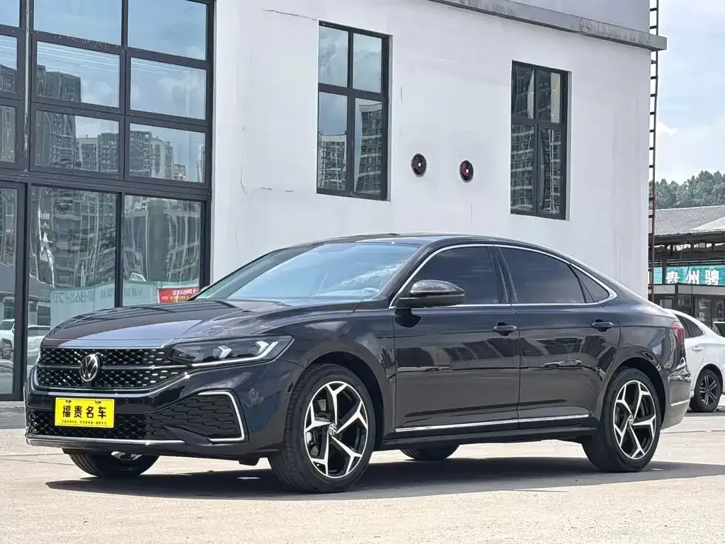 Volkswagen Passat — фото 1