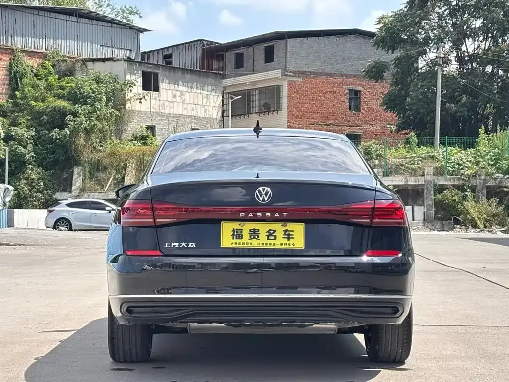 Volkswagen Passat — фото 8