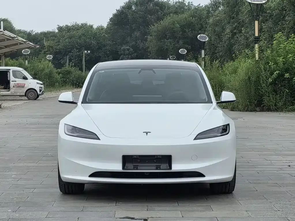 Tesla Model 3 — фото 5