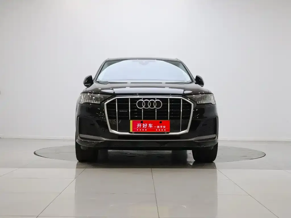Audi Q7 2024 из CN, фото 2