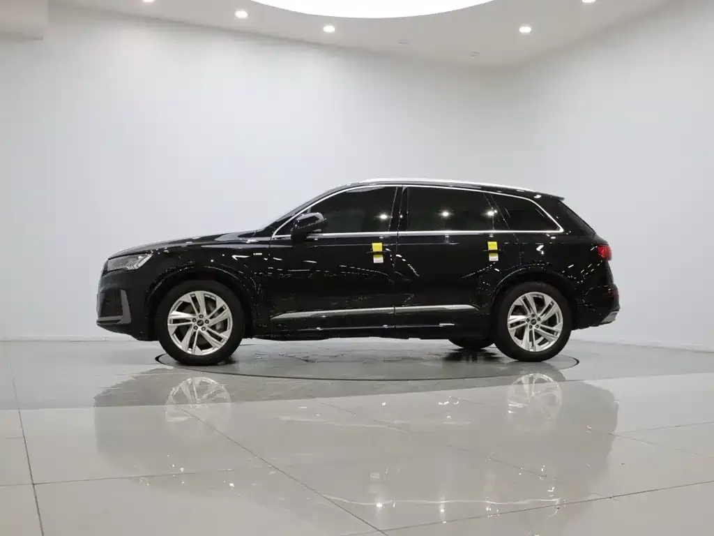 Audi Q7 2024 из CN, фото 4