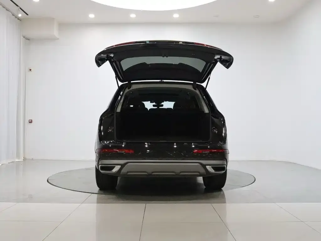 Audi Q7 2024 из CN, фото 7