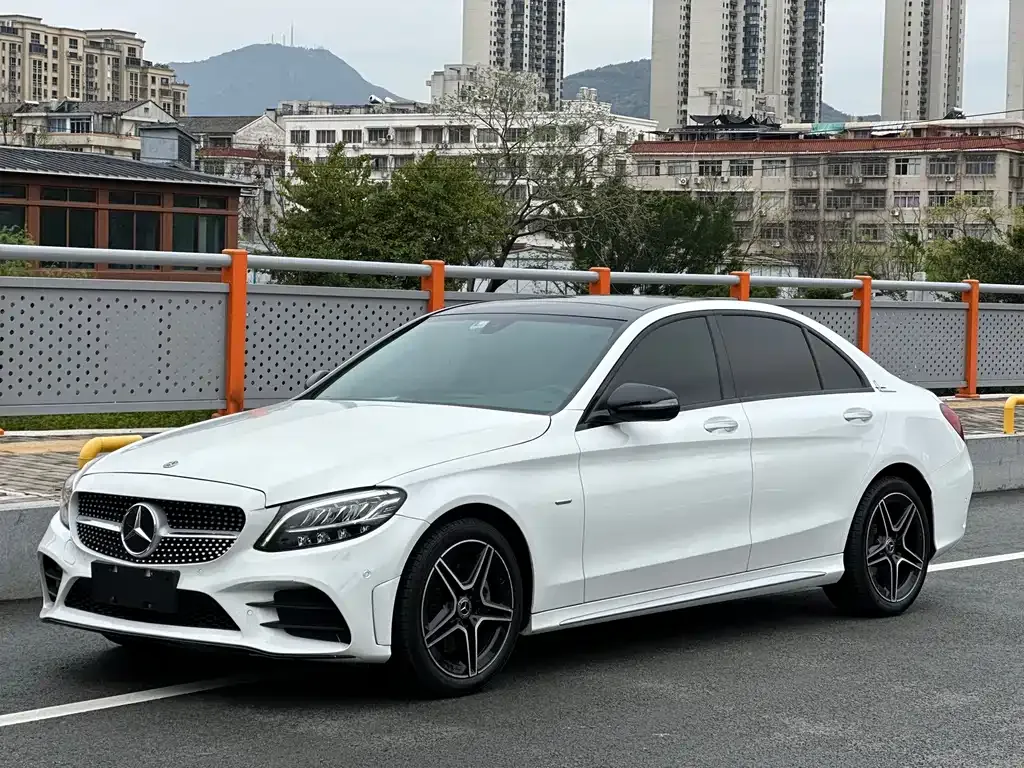 Mercedes-Benz C-Class — фото 1