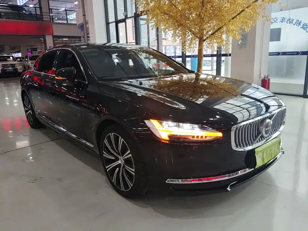 Volvo S90 — фото 3