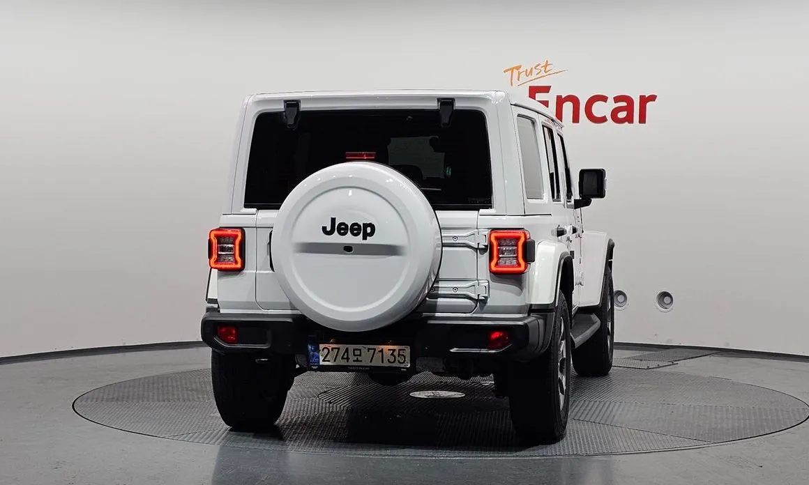 Jeep Wrangler — фото 8