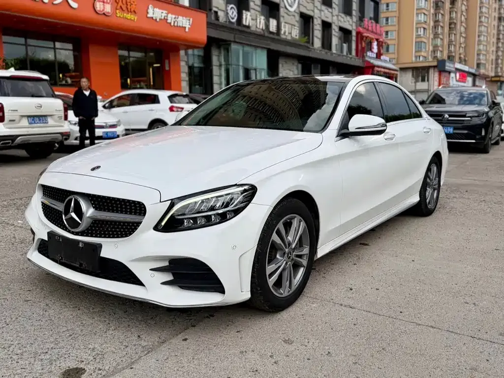 Mercedes-Benz C-Class — фото 1