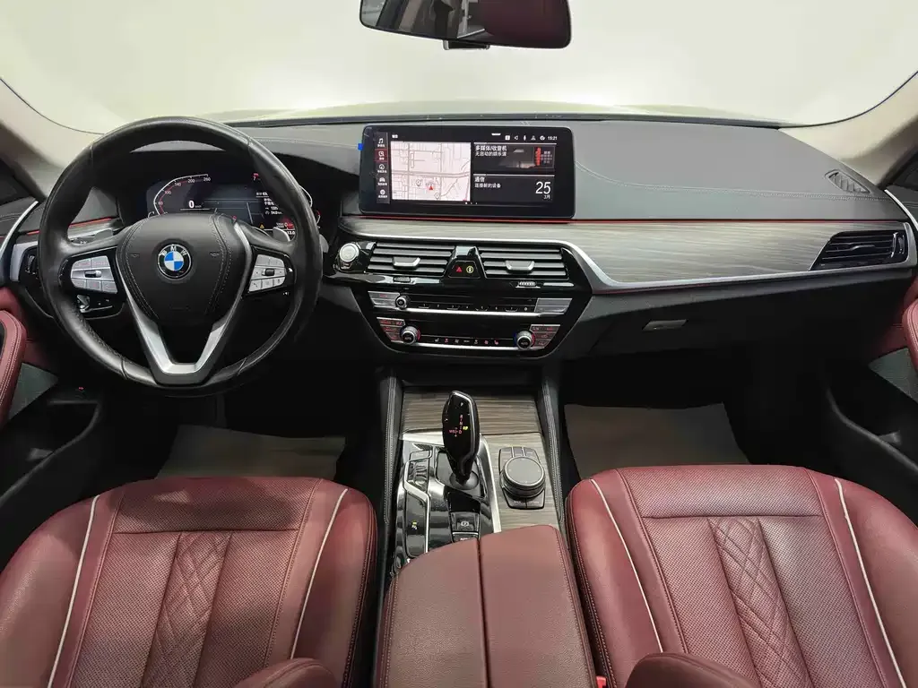 BMW 5 Series — фото 10
