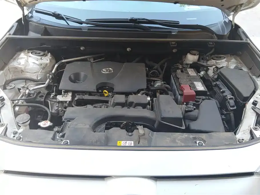 Toyota RAV4 — фото 9