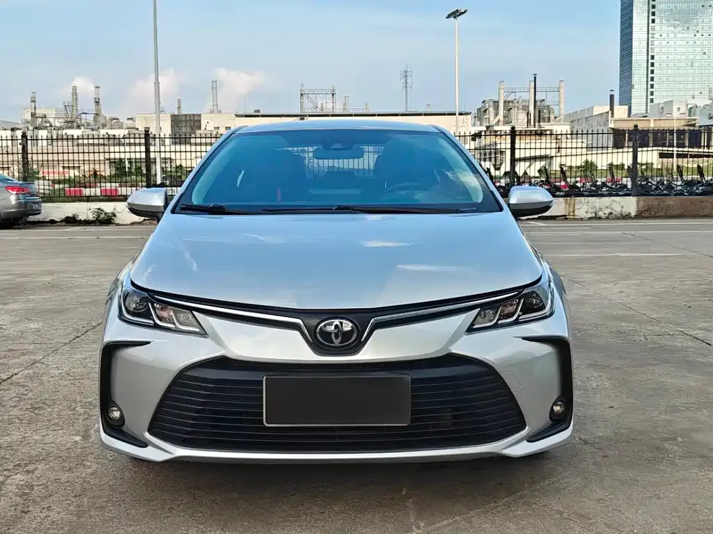 Toyota Corolla — фото 6