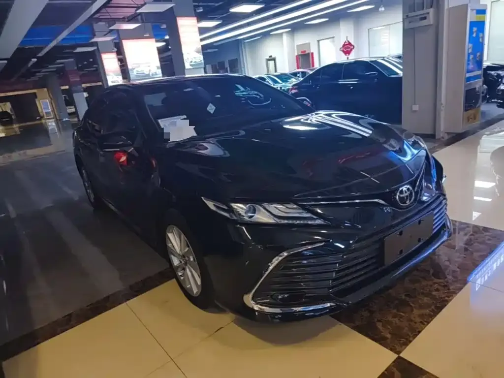 Toyota Camry — фото 5