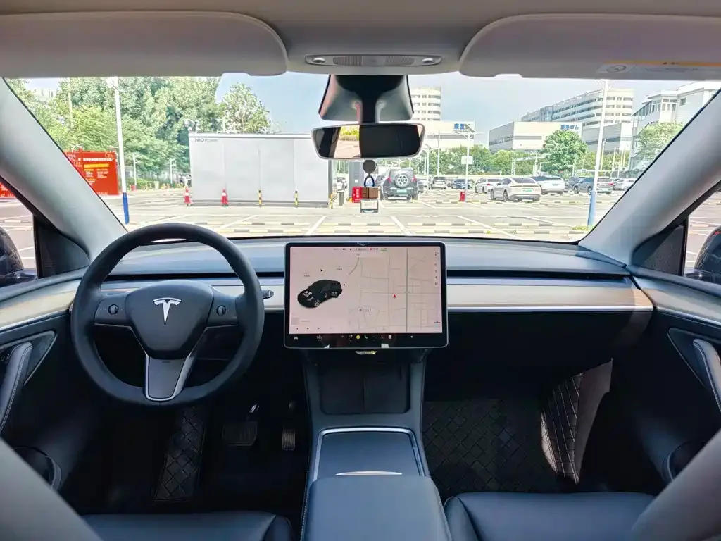 Tesla Model Y — фото 3