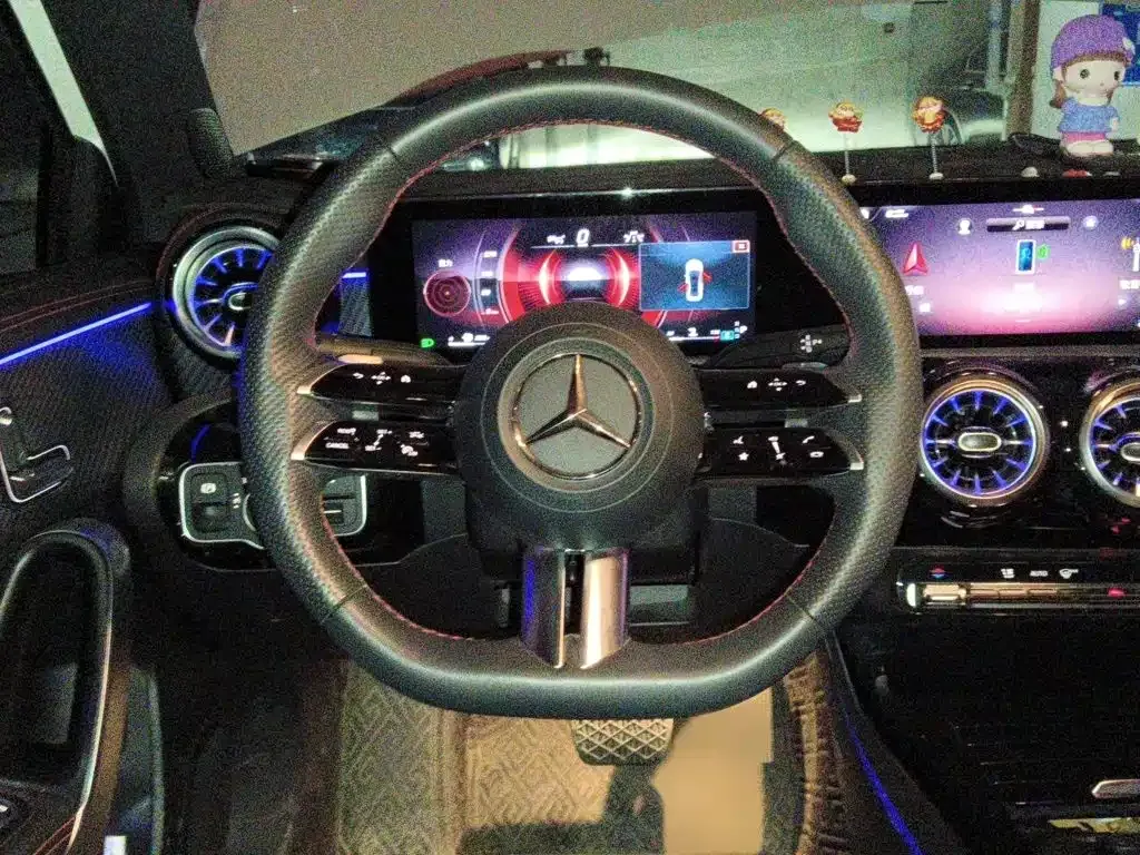 Mercedes-Benz A-Class — фото 8