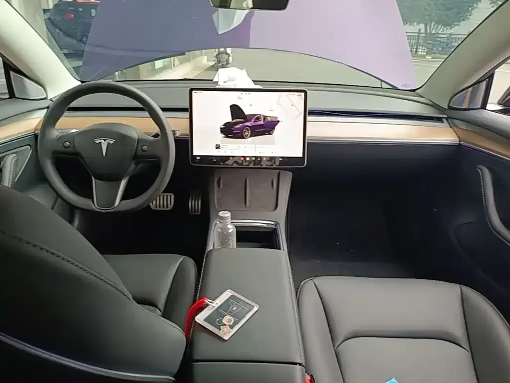Tesla Model 3 — фото 5