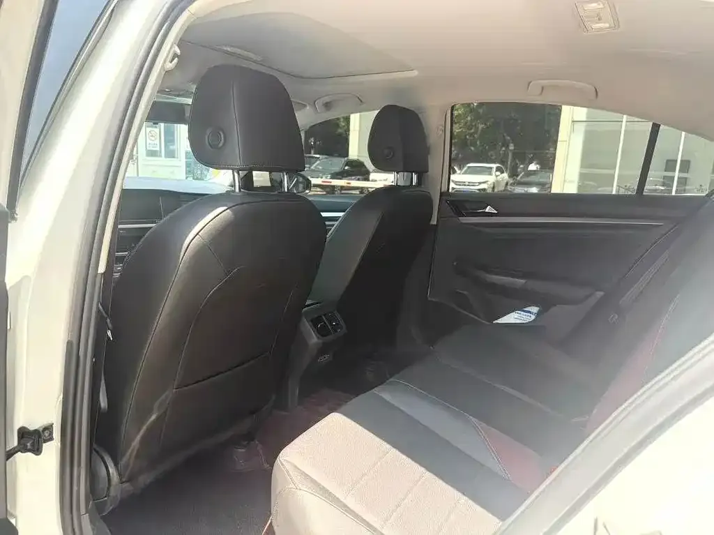 Volkswagen Bora 2023 из CN, фото 5