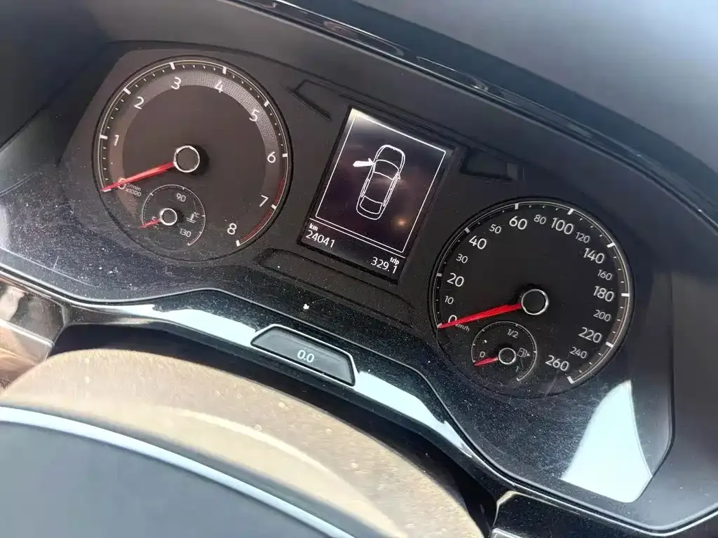 Volkswagen Bora 2023 из CN, фото 7
