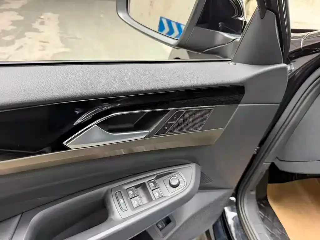 Volkswagen Passat 2021 из CN, фото 2