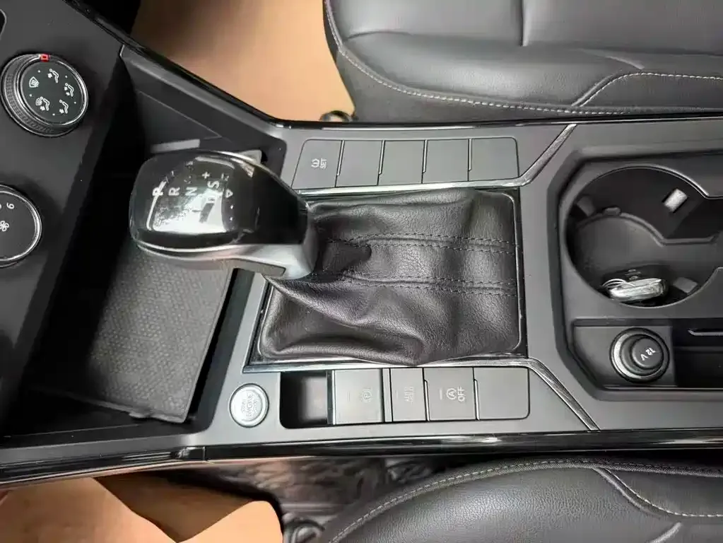 Volkswagen Passat 2021 из CN, фото 4