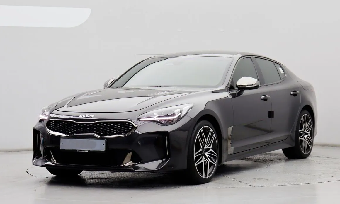 Kia Stinger — фото 1