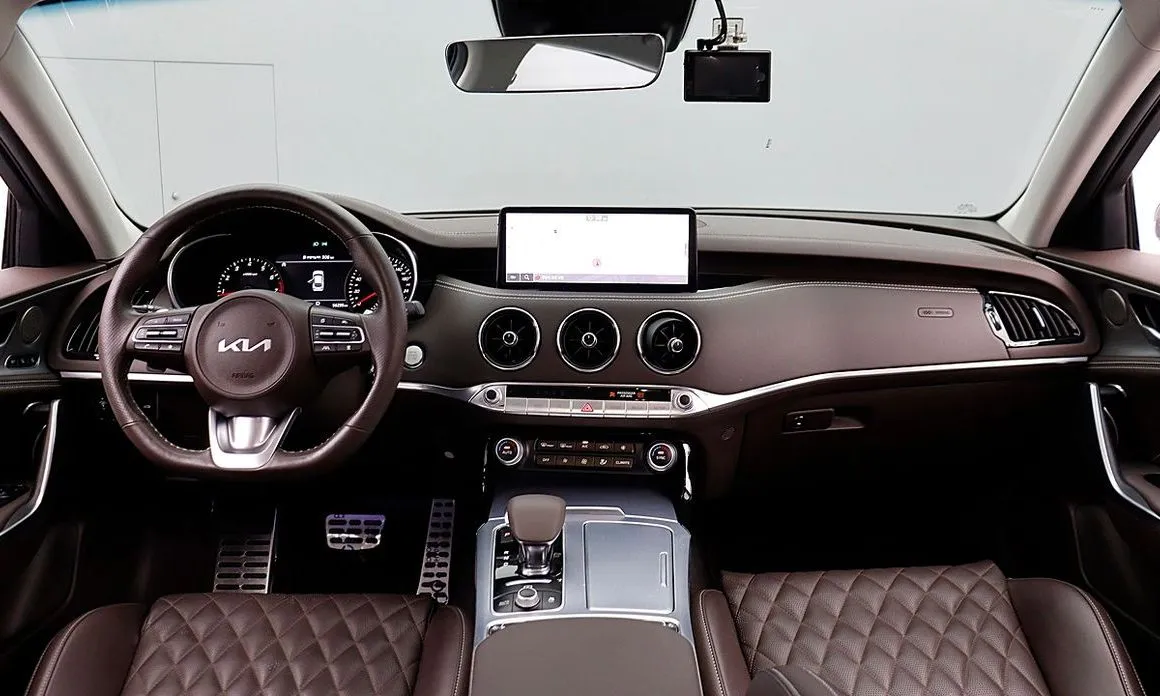 Kia Stinger — фото 10