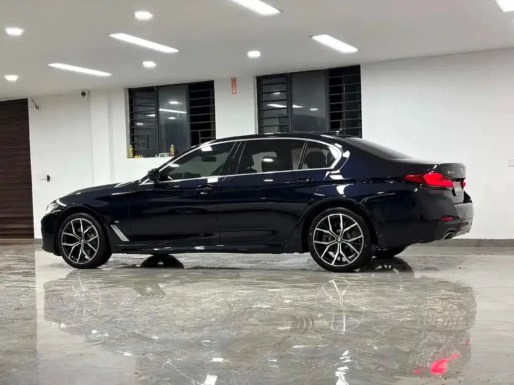 BMW 5 Series — фото 5