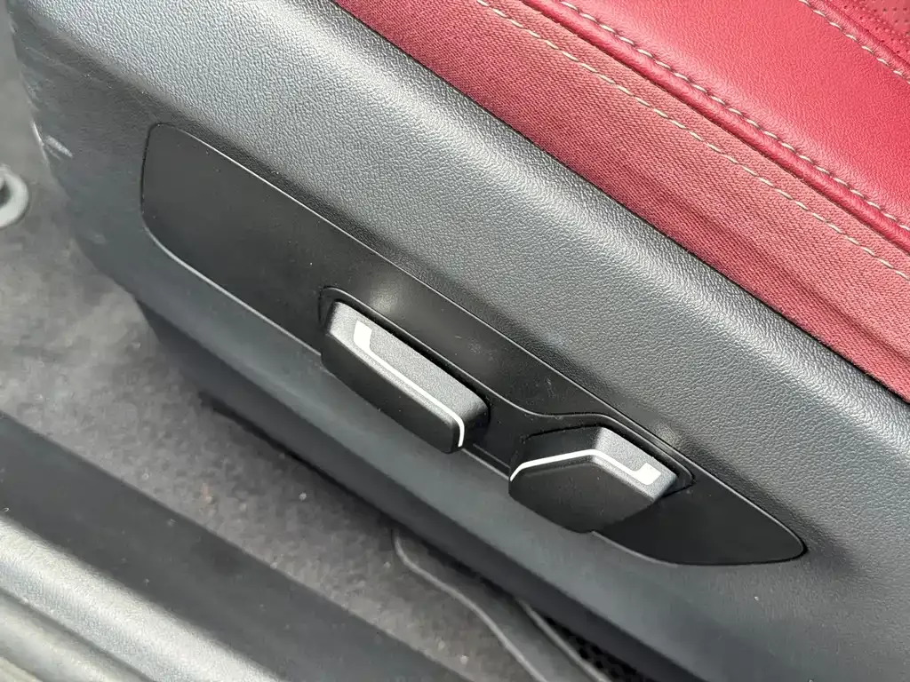BMW 5 Series 2024 из CN, фото 4