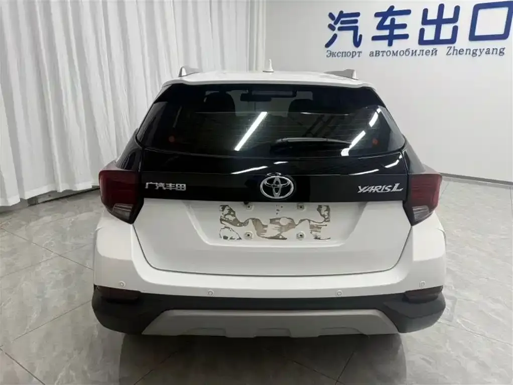 Toyota Yaris L — фото 6