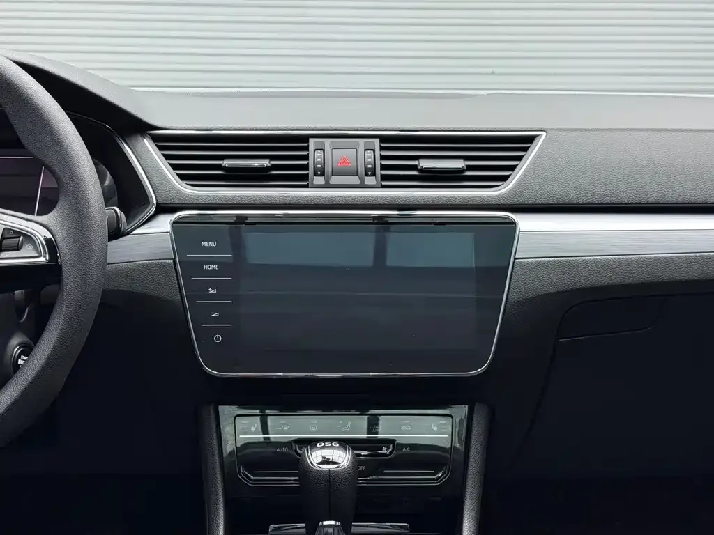 Skoda Superb — фото 10