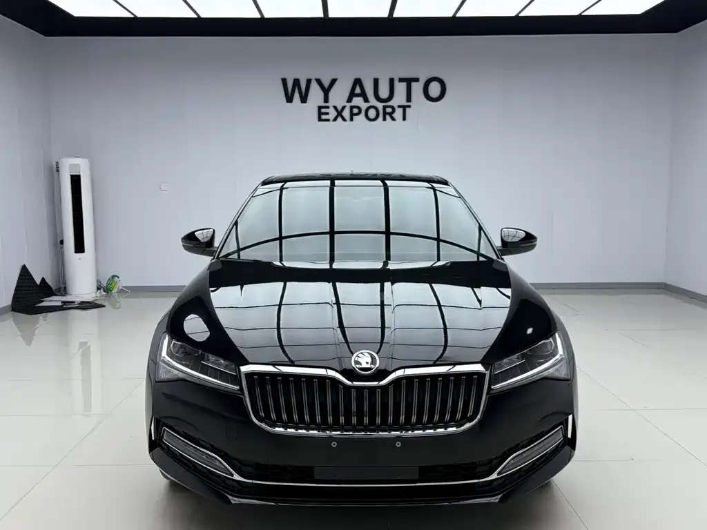 Skoda Superb — фото 7