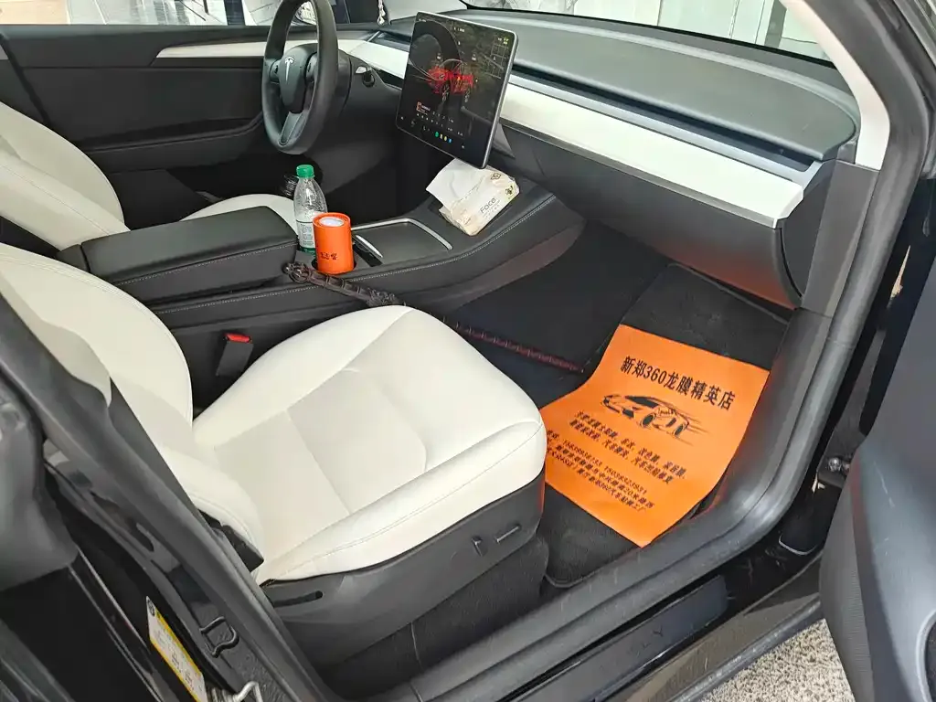 Tesla Model Y — фото 2